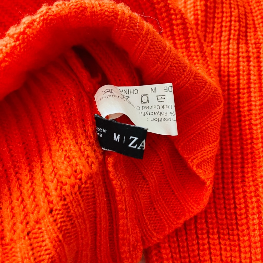 Sweaters - Picture 2 of 4